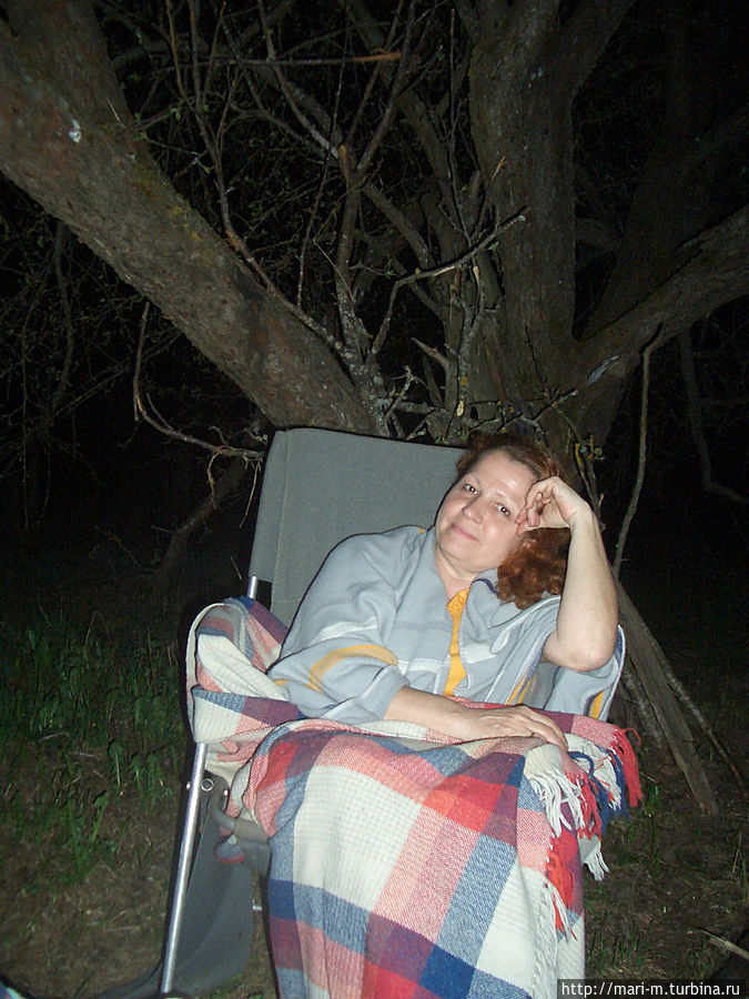 Слушать музыку ночи лучше всего сидя в шезлонге. под ветвями огромной по по возрасту и по размеру яблони. При этом лучше смотреть на костер, на закат или на догорающие в импровизированной печи угли (для шашлыка). Слушать музыку ночи лучше всего сидя в шезлонге. под ветвями огромной по по возрасту и по размеру яблони. При этом лучше смотреть на костер, на закат или на догорающие в импровизированной печи угли (для шашлыка).