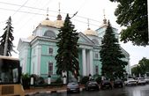 Преображенский собор — главный храм Белгородской и Старооскольской епархии.
В 1813 г. по проекту харьковского архитектора Евгения Алексеевича Васильева на средства прихожан был возведен и освящен каменный собор, построенный в честь победы русской армии над Наполеоном.