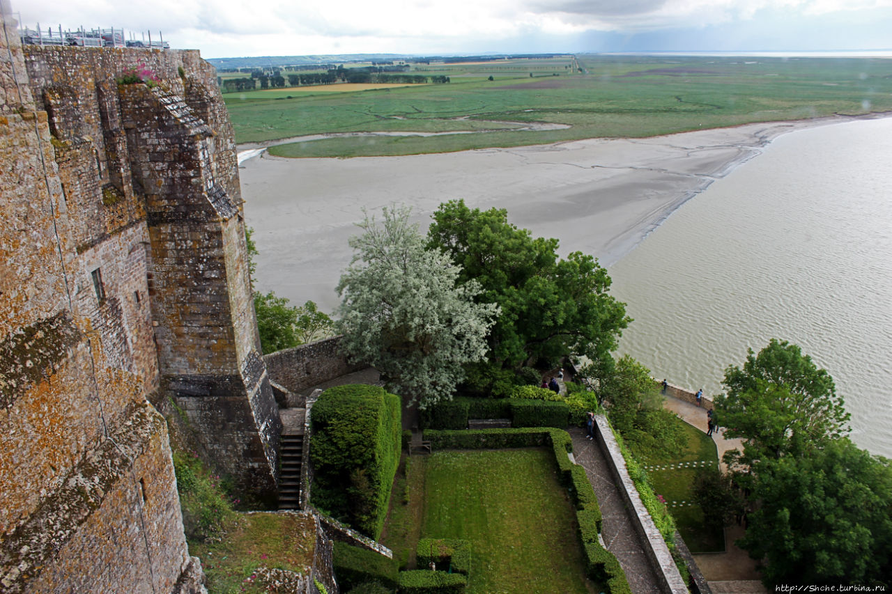 Красавица, что манит близостью и дразнит недоступностью Мон-Сен-Мишель, Франция Красавица, что манит близостью и дразнит недоступностью Мон-Сен-Мишель, Франция
