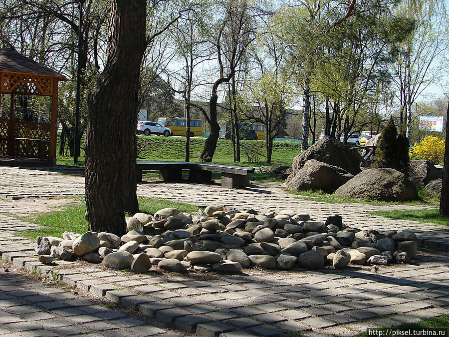 Фрагмент сада камней Киев, Украина