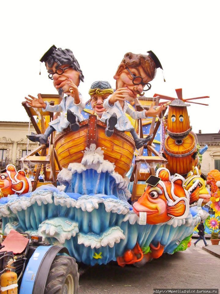 Карнавал в Ачирэалэ Ачиреале, Италия