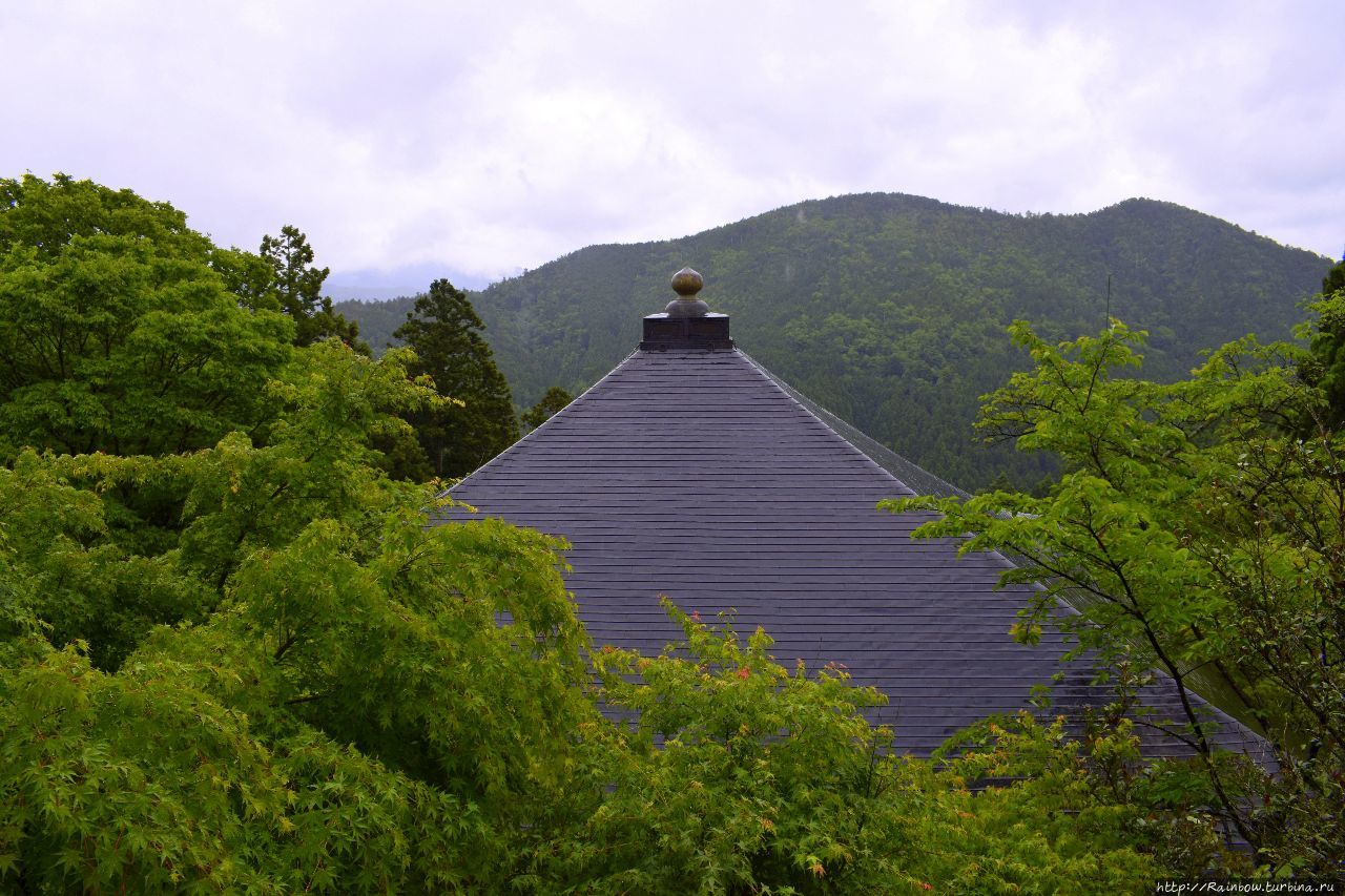 Энергия воды, земли и любви Гора Курама (584м), Япония