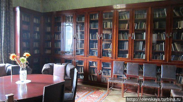 Много времени писатель проводил и в библиотеке-кабинете Москва, Россия