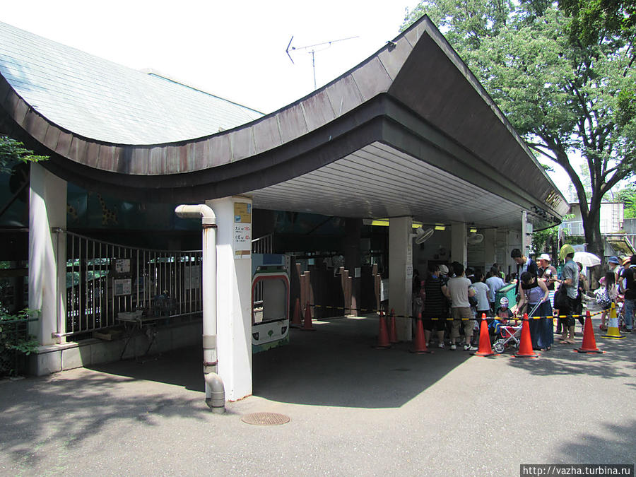 Станция монорельса Токио, Япония