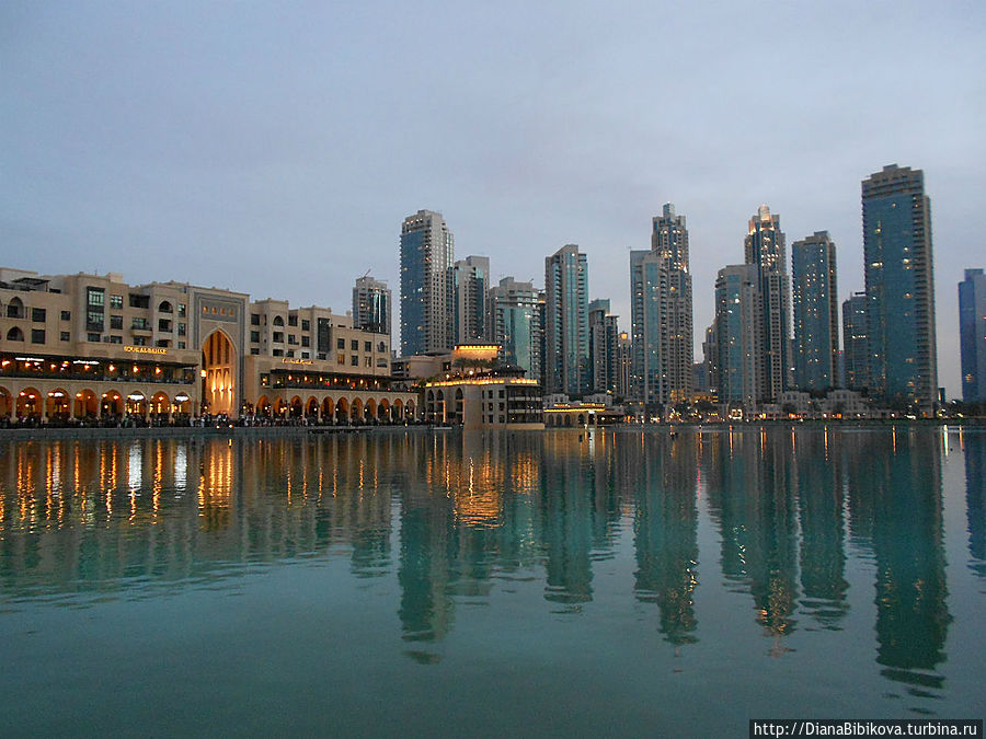 Скоро танцующие фонтаны — зрелище потрясающее Дубай, ОАЭ