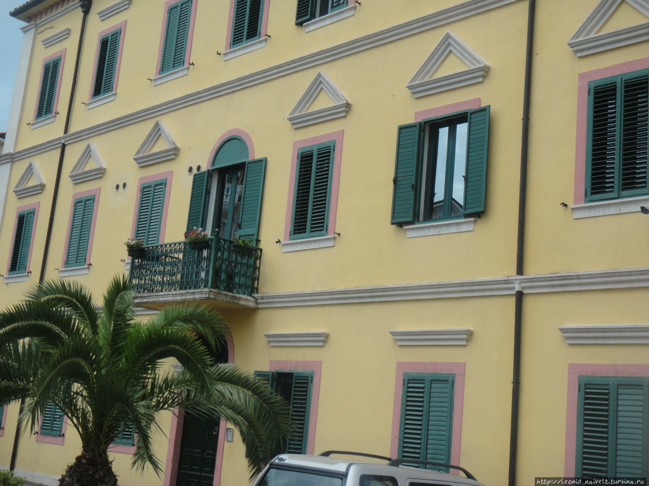 Шкодер. Замурованные женщины и герои, разлитые по бутылкам Шкодер, Албания Шкодер. Замурованные женщины и герои, разлитые по бутылкам Шкодер, Албания