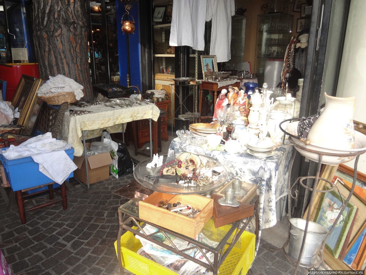 Старый порт и антикварный рынок Ницца, Франция