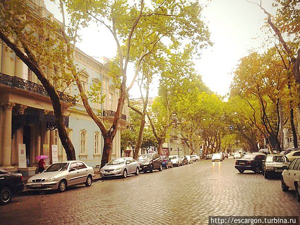 Машины я особо не люблю, особенно когда хожу по улицам, пытаясь что-нибудь сфотографировать... Машины я особо не люблю, особенно когда хожу по улицам, пытаясь что-нибудь сфотографировать...