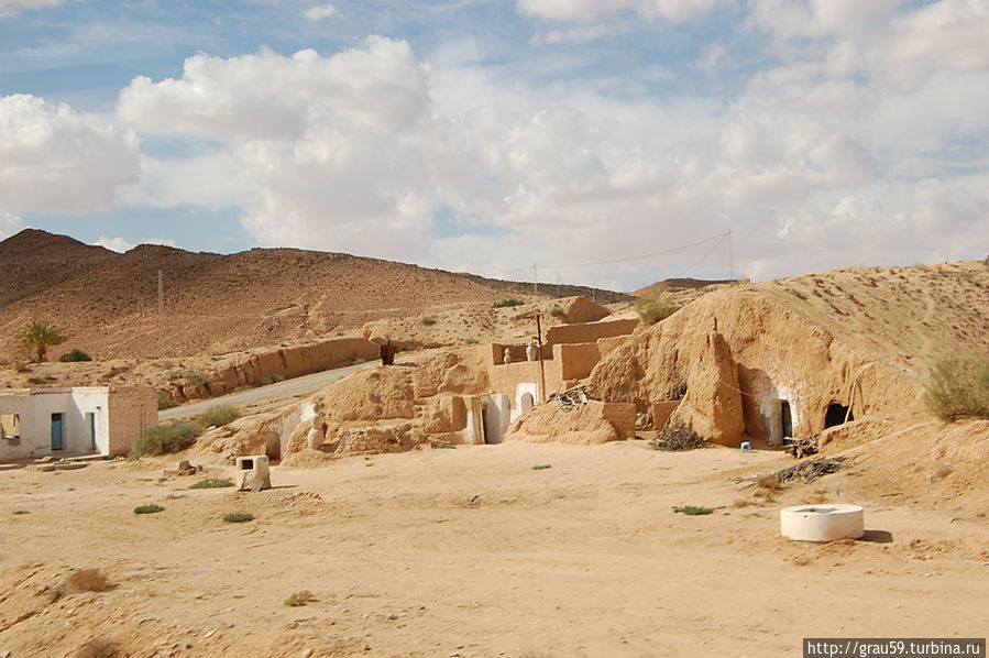 Пещеры — жилища троглодитов Матмата, Тунис