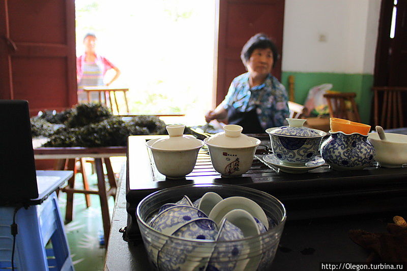 Деревня пропитанная запахом чая Уишань, Китай Деревня пропитанная запахом чая Уишань, Китай