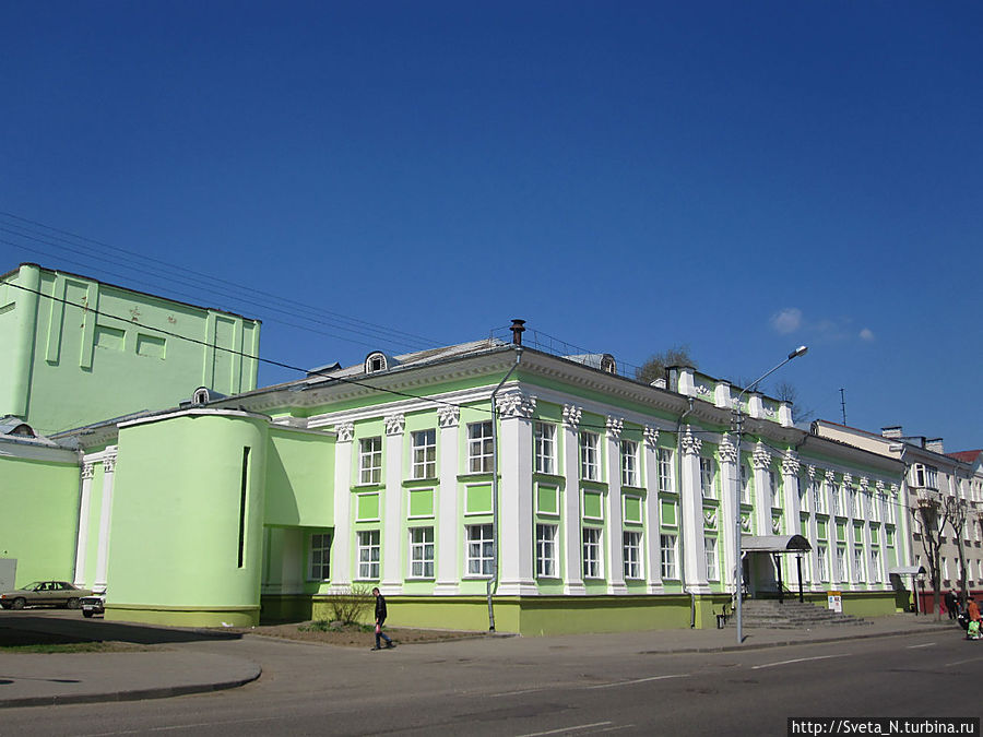 Яркое здание на улице Гоголя Полоцк, Беларусь