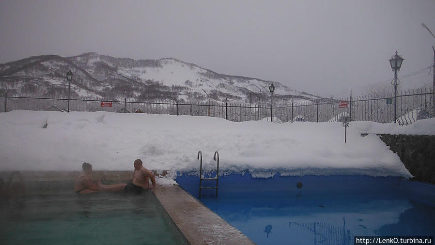 Понежиться в бассейне с термальной водой (зима) Паратунка, Россия