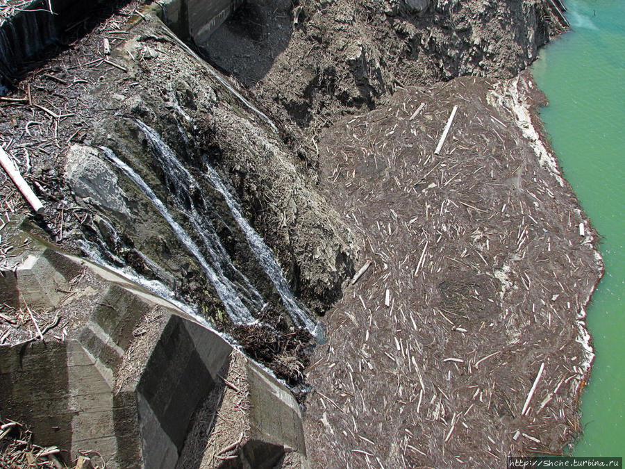 вниз местами смотреть жутковато — высота 186 метров Национальный парк Чубу-Сангаку, Япония