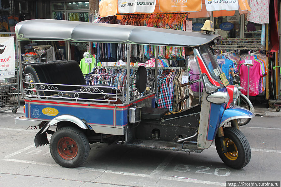 Тук-тук — знаменитое тайское такси! Бангкок, Таиланд