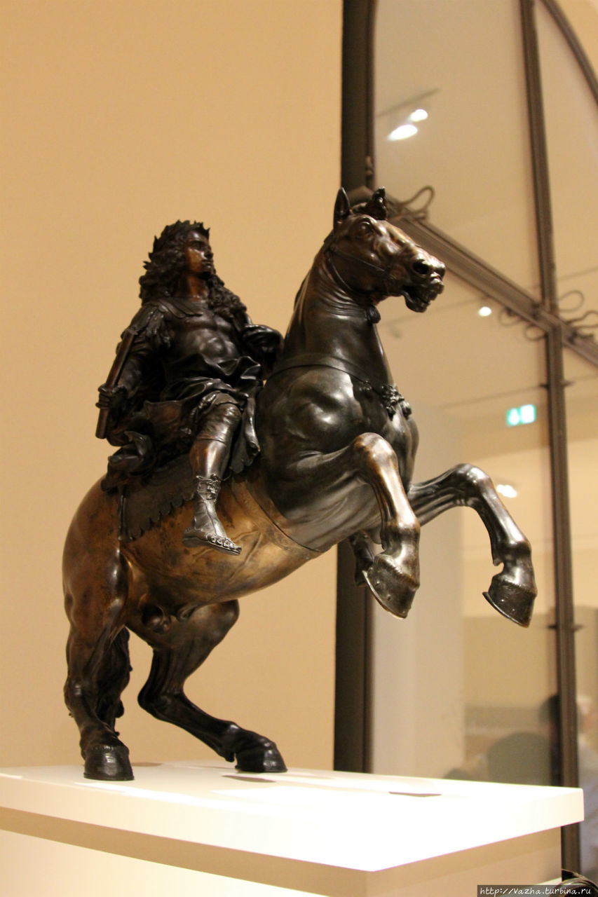 Курфюрст Иоганн Вильгельм верхом на коне Мюнхен, Германия