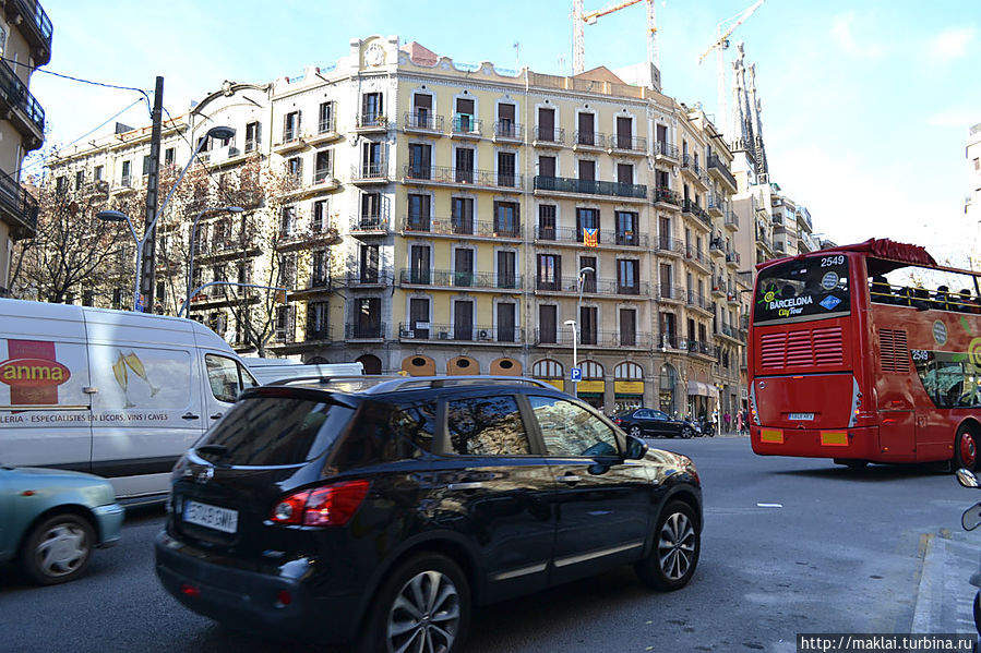 По дороге к храму. По дороге к храму.