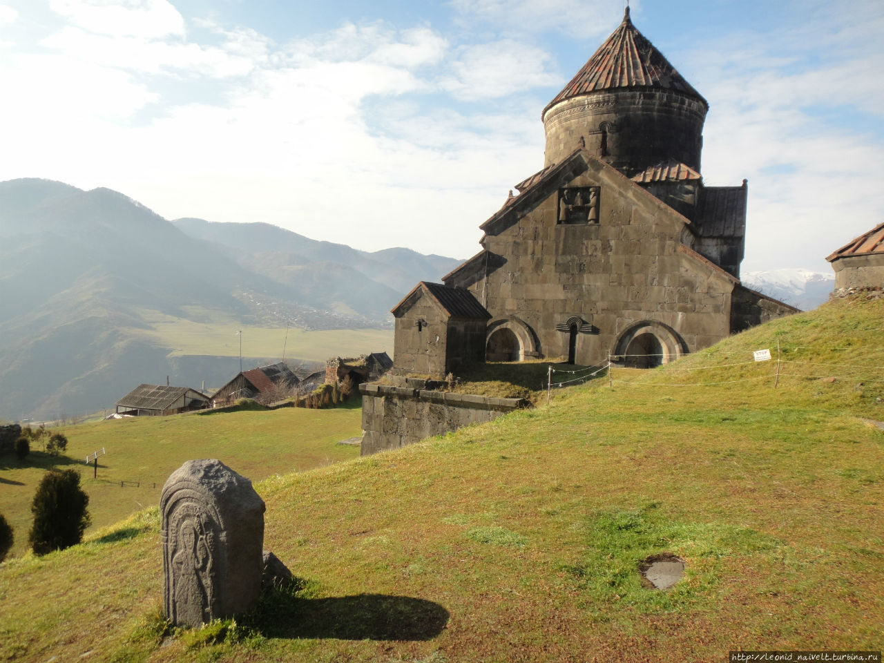 Монастыри Армении. Санаин. Тот, который старше