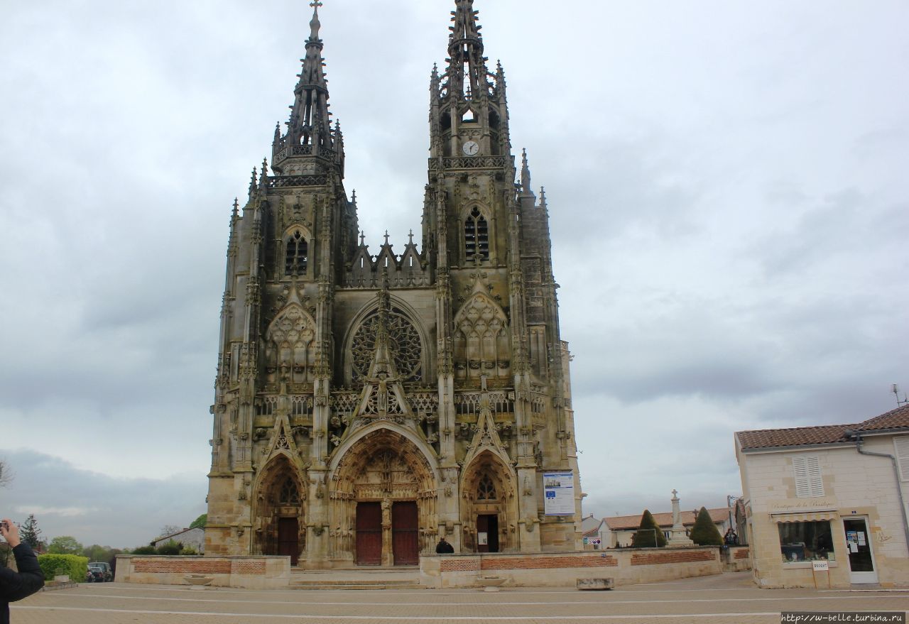 Базилика Нотр-Дам де л'Эпин/ Basilique Notre-Dame de l'Epin Л-Эпин, Франция