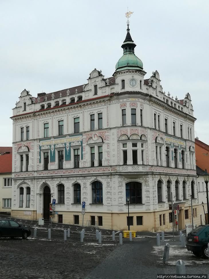 Просто красивый дом на главной площади города Чехия