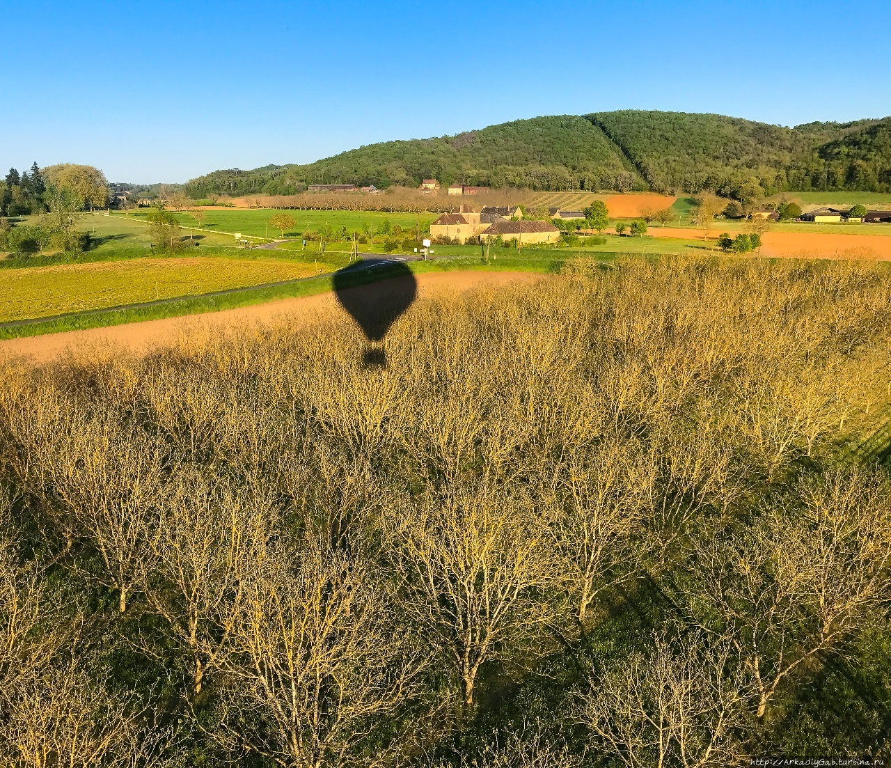 На воздушном шаре за Буренкой Бенак-э-Казнак, Франция