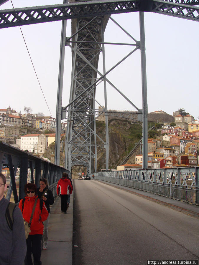 Нижний ярус моста Луиша 1 Порту, Португалия