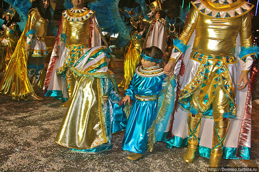 тоже не менее красивая чем у римлян процессия, на этот раз египетская тоже не менее красивая чем у римлян процессия, на этот раз египетская