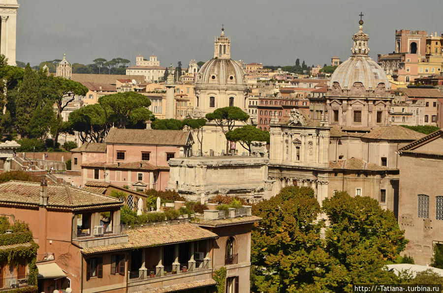 Панорама с холма Палатин Рим, Италия Панорама с холма Палатин Рим, Италия
