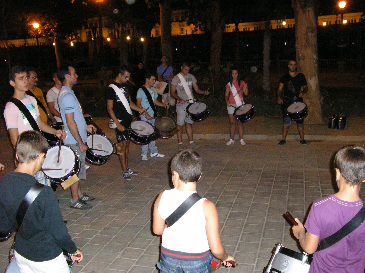 Жара была, жара плыла, в Севилье было это Севилья, Испания Жара была, жара плыла, в Севилье было это Севилья, Испания