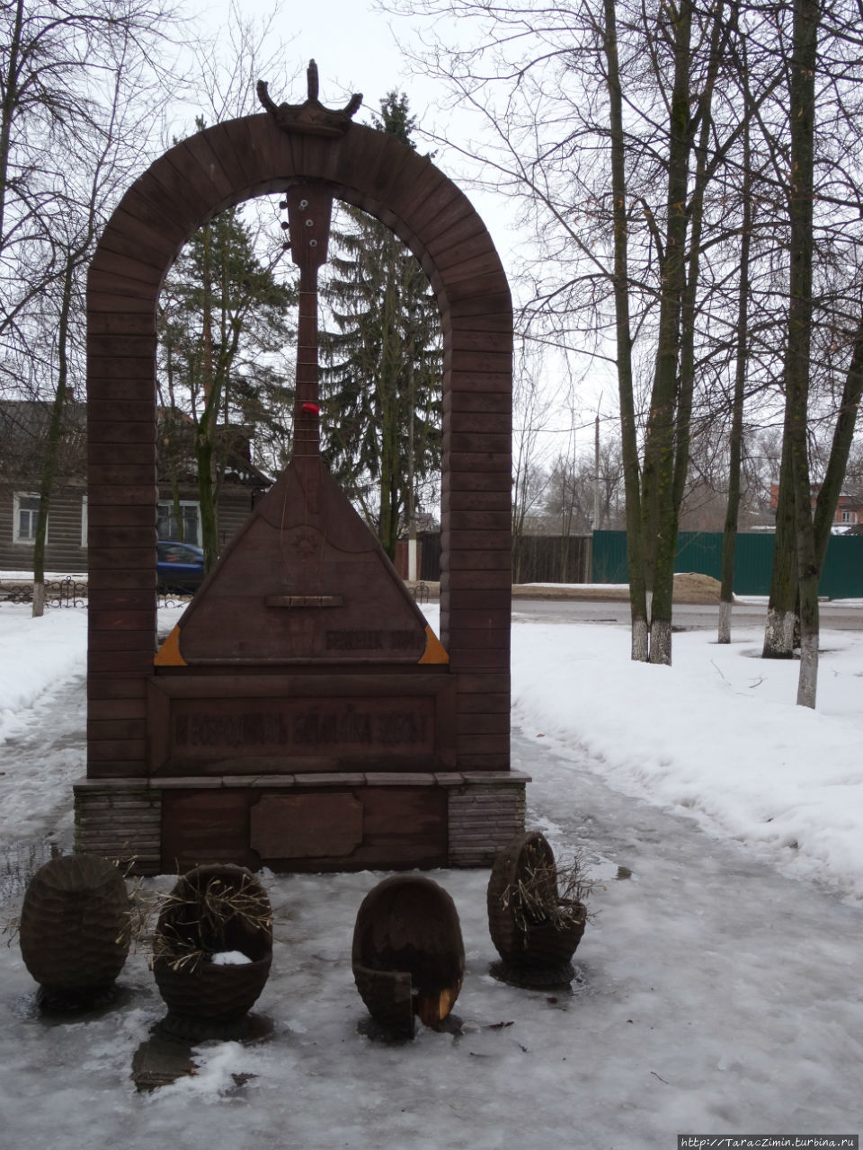 Памятник балалайке Бежецк, Россия