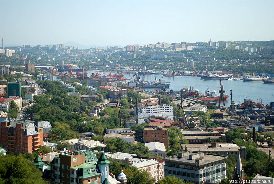 Вид со смотровой площадки фуникулера Вид со смотровой площадки фуникулера