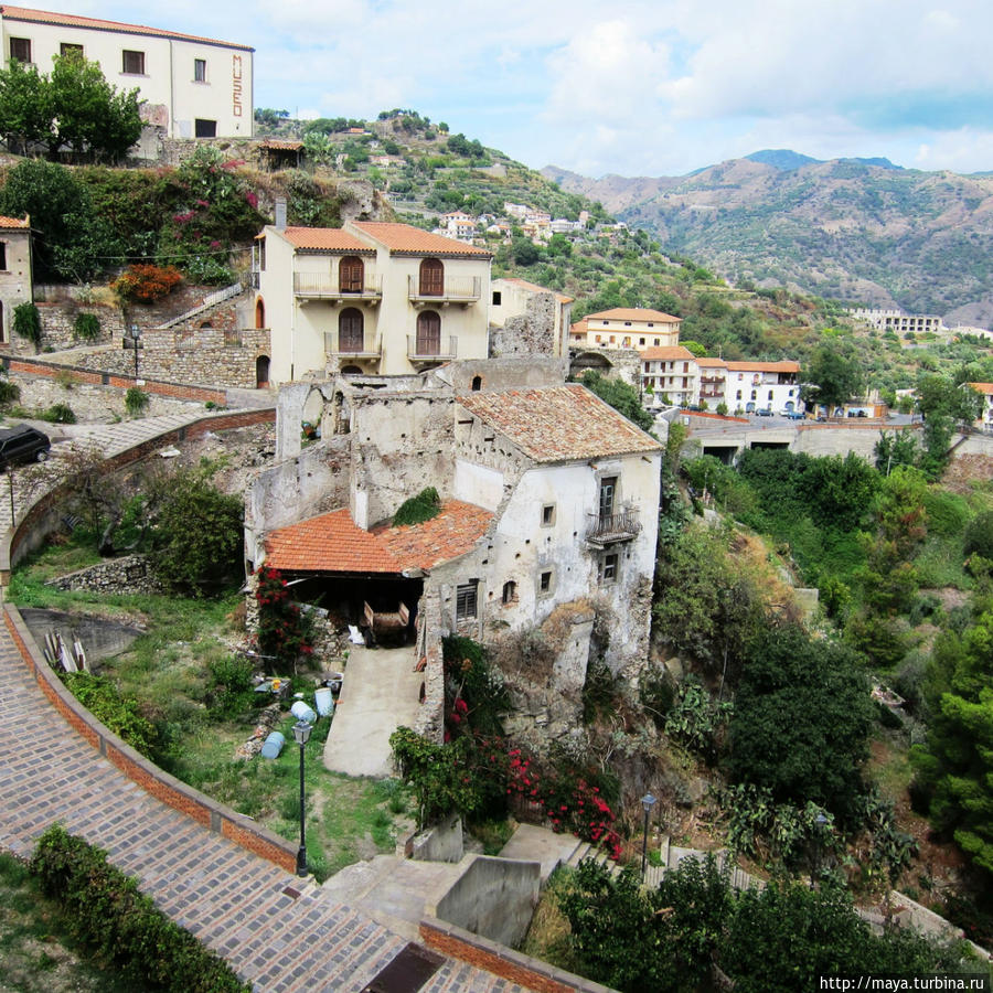 О месте обитания киношной мафии