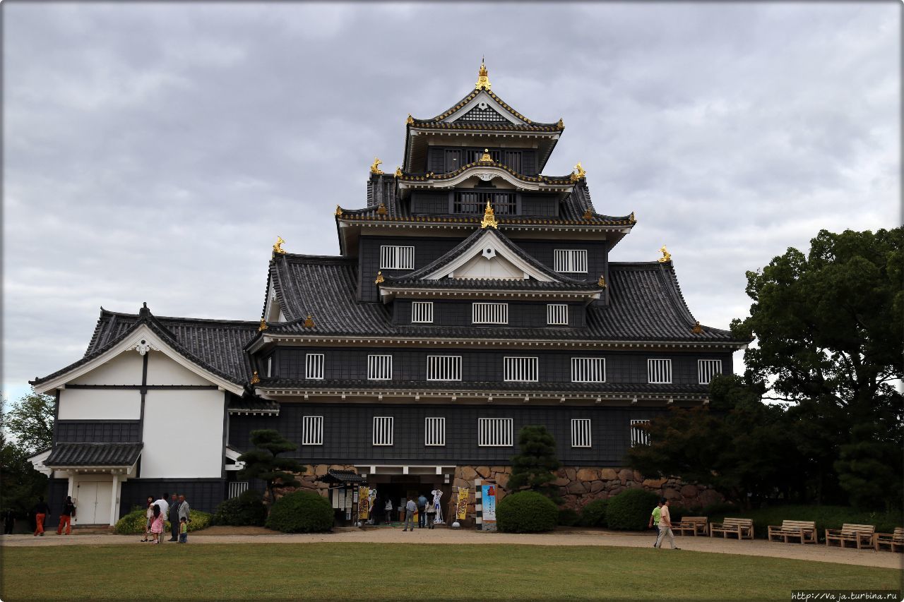 Замок Воронов Окаяма, Япония