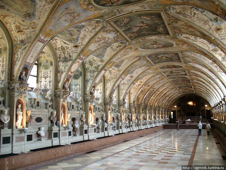 Парадный зал Резиденции Парадный зал Резиденции