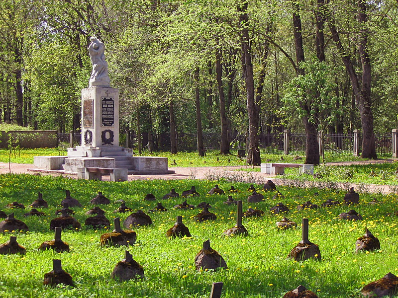 Гарнизонное кладбище Нарва, Эстония