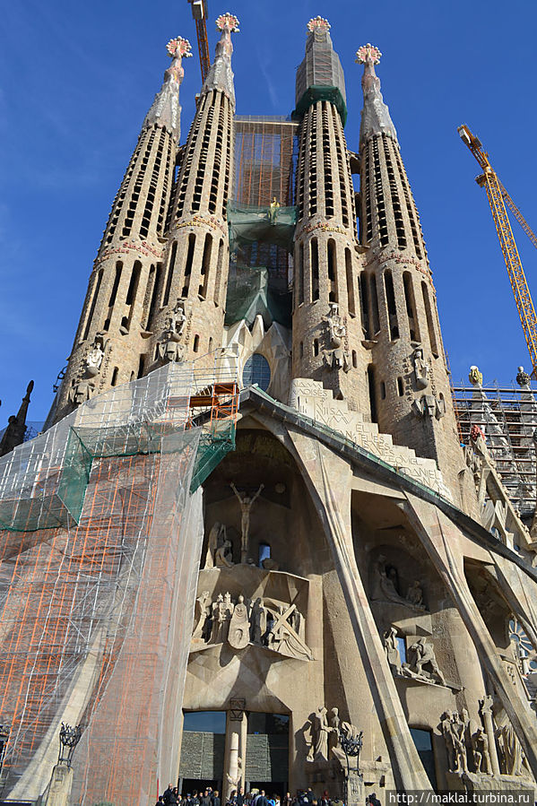 Фасад Страстей Христовых. Фасад Страстей Христовых.