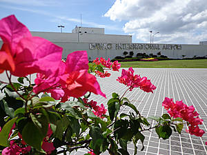 Международный аэропорт Давао считается современным, способным принимать современные аэробусы (длина взлетной полосы 3 километра)