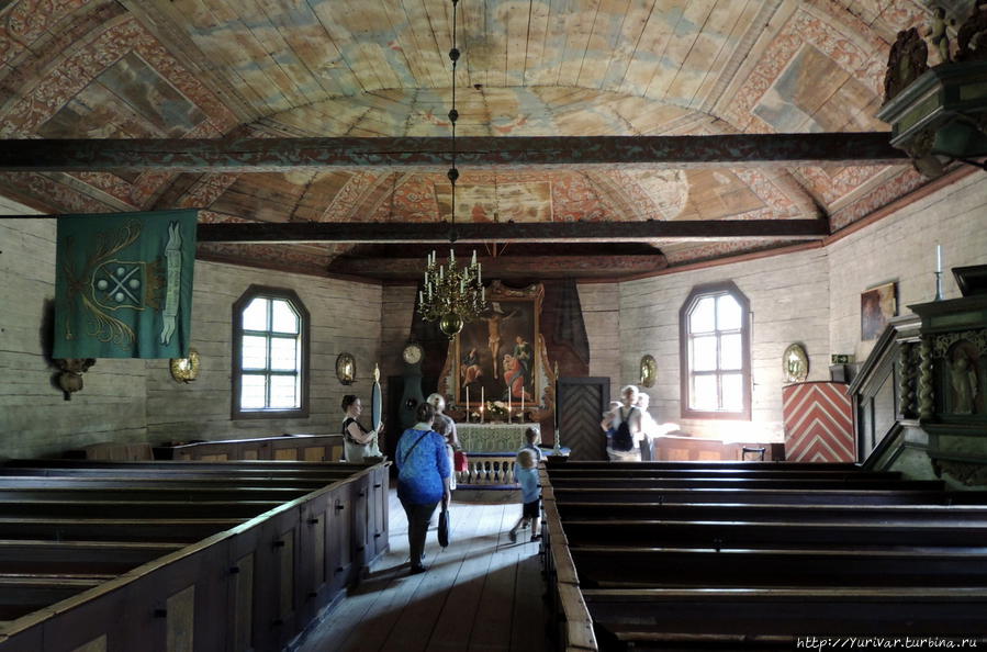 В интерьере шведской церкви ничто не отвлекает от общения со Всевышним Стокгольм, Швеция