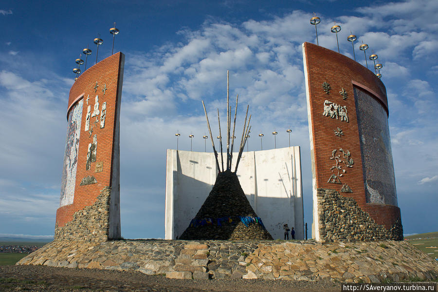 Монумент памяти кочевых цивилизаций Селенгинский аймак, Монголия