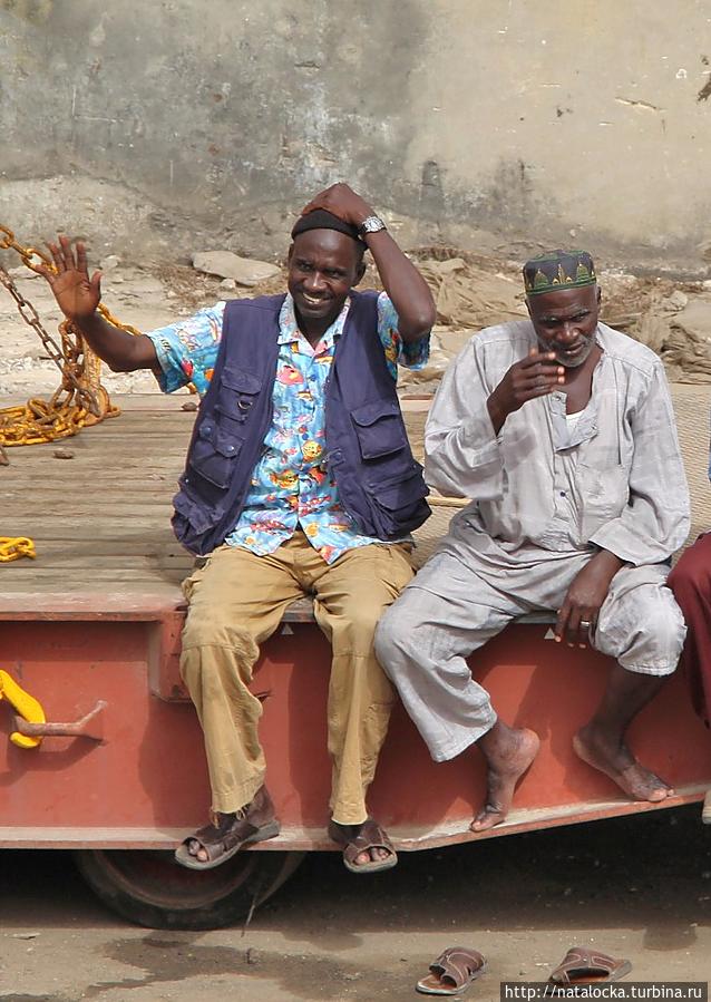 Барк Седов. Как встречают корабли... Дакар, Сенегал Барк Седов. Как встречают корабли... Дакар, Сенегал