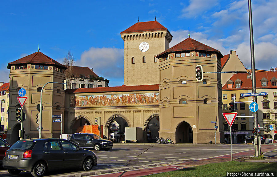 еще одни ворота Старого города со стороны реки Изар еще одни ворота Старого города со стороны реки Изар