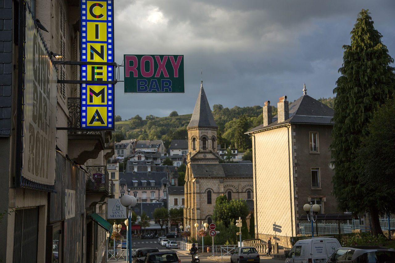 Ля Бурбуль и парк Фенестр Ла-Бурбуль, Франция Ля Бурбуль и парк Фенестр Ла-Бурбуль, Франция