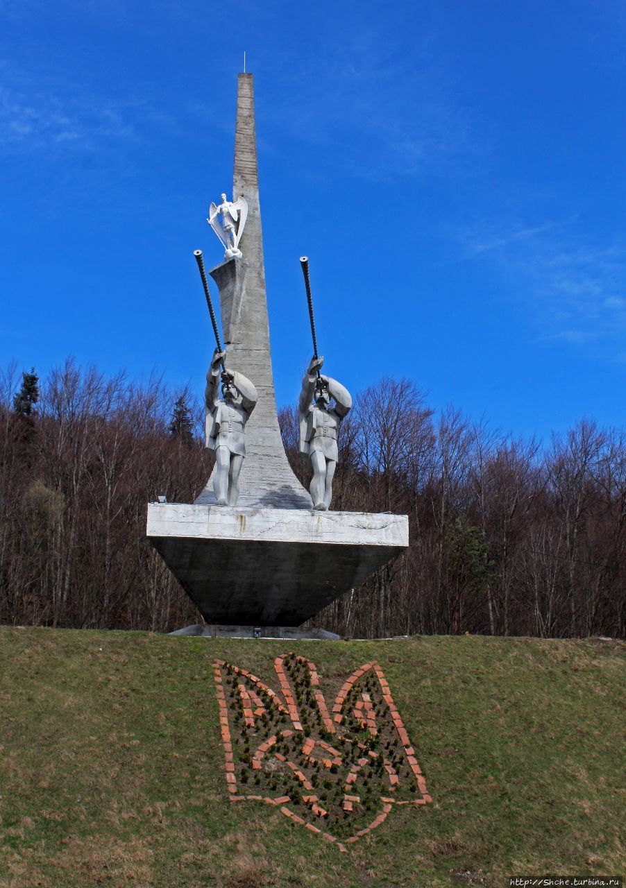 Тухольские ворота (Памятник трембитарям) Сколе, Украина
