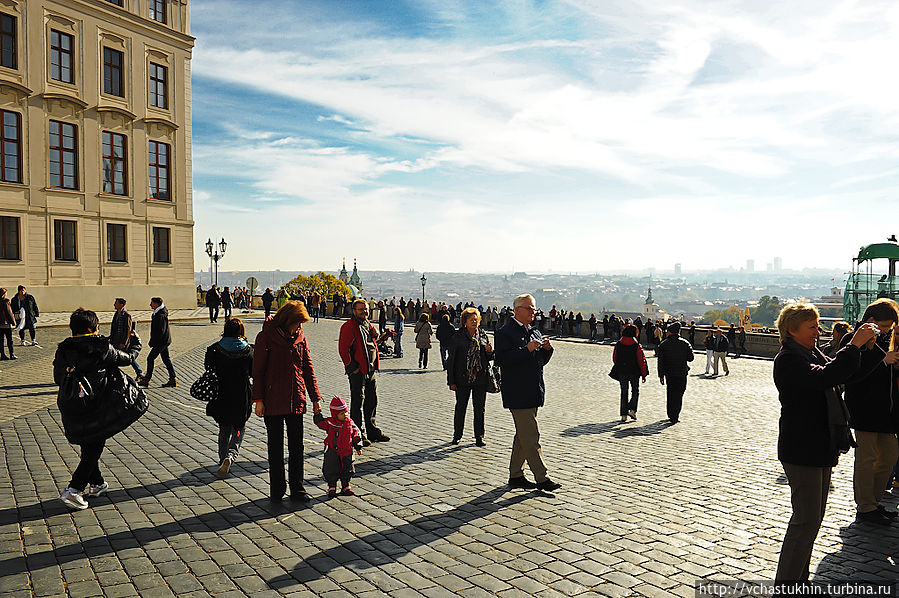 К смотровой площадке Пражского града. К смотровой площадке Пражского града.