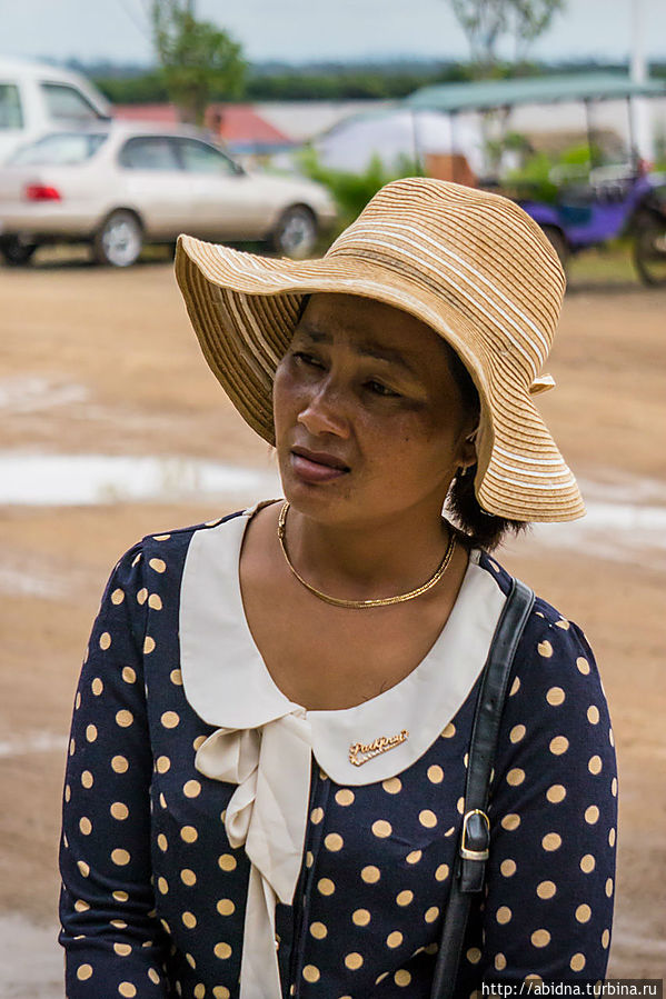 Торговка сувенирами Торговка сувенирами