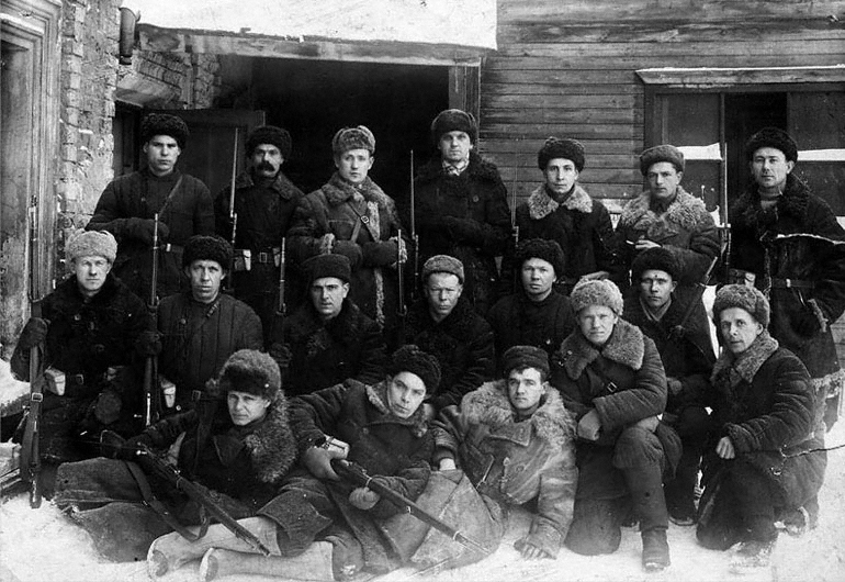 Группа бойцов истребительного батальона Тульского оружейного завода, 1941 год. (Из Интернета) Тула, Россия