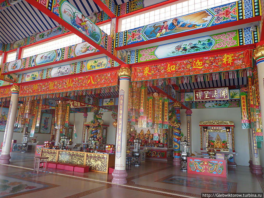Город Чаченгсау. Китайский храм