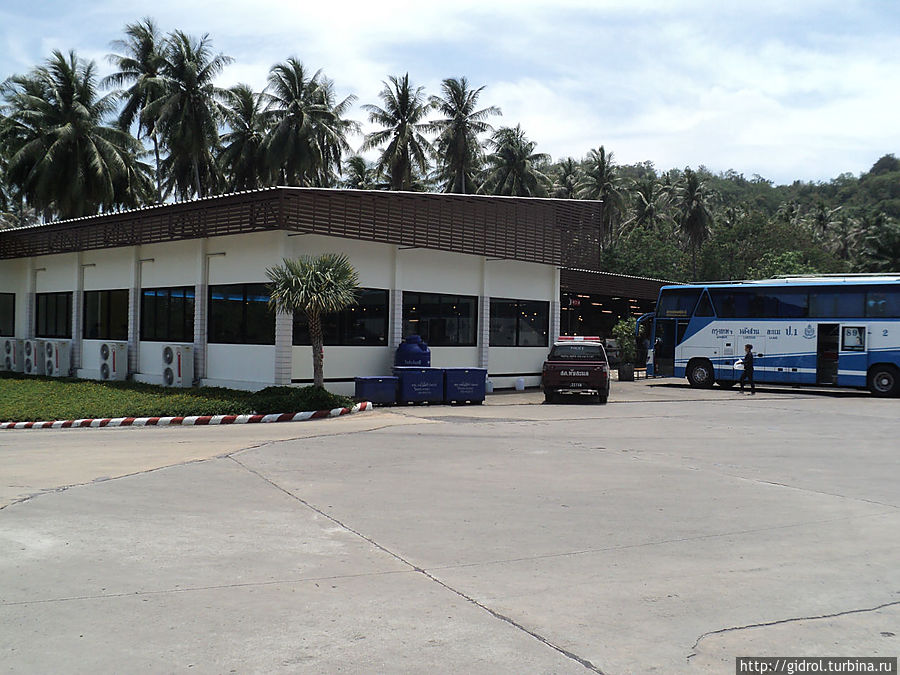Автостанция на перешейке Кра. Автостанция на перешейке Кра.