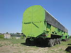 Этот транспорт был предназначен и для транспортировки ракет, и для доставки топлива для ракет.