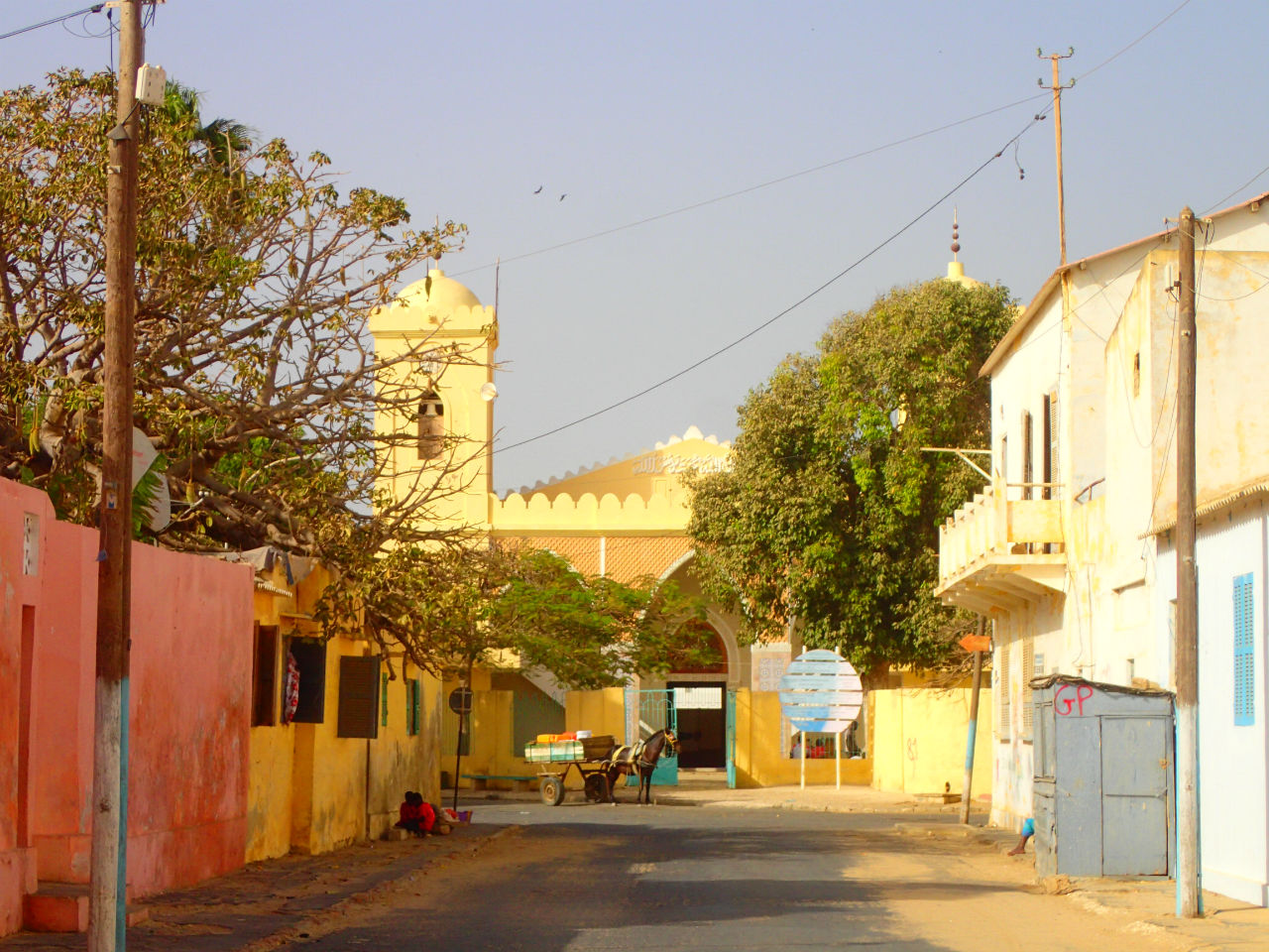 Сен-Луи, осколок колониальной французской архитектуры Сен-Луис, Сенегал