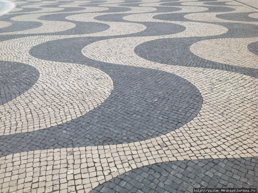 Брусчатка у Памятника Первооткрывателям. Лиссабон, Португалия